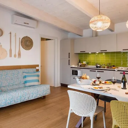 Bungalow Leccio Trilocale 4 Pax شاليه بيبيوني